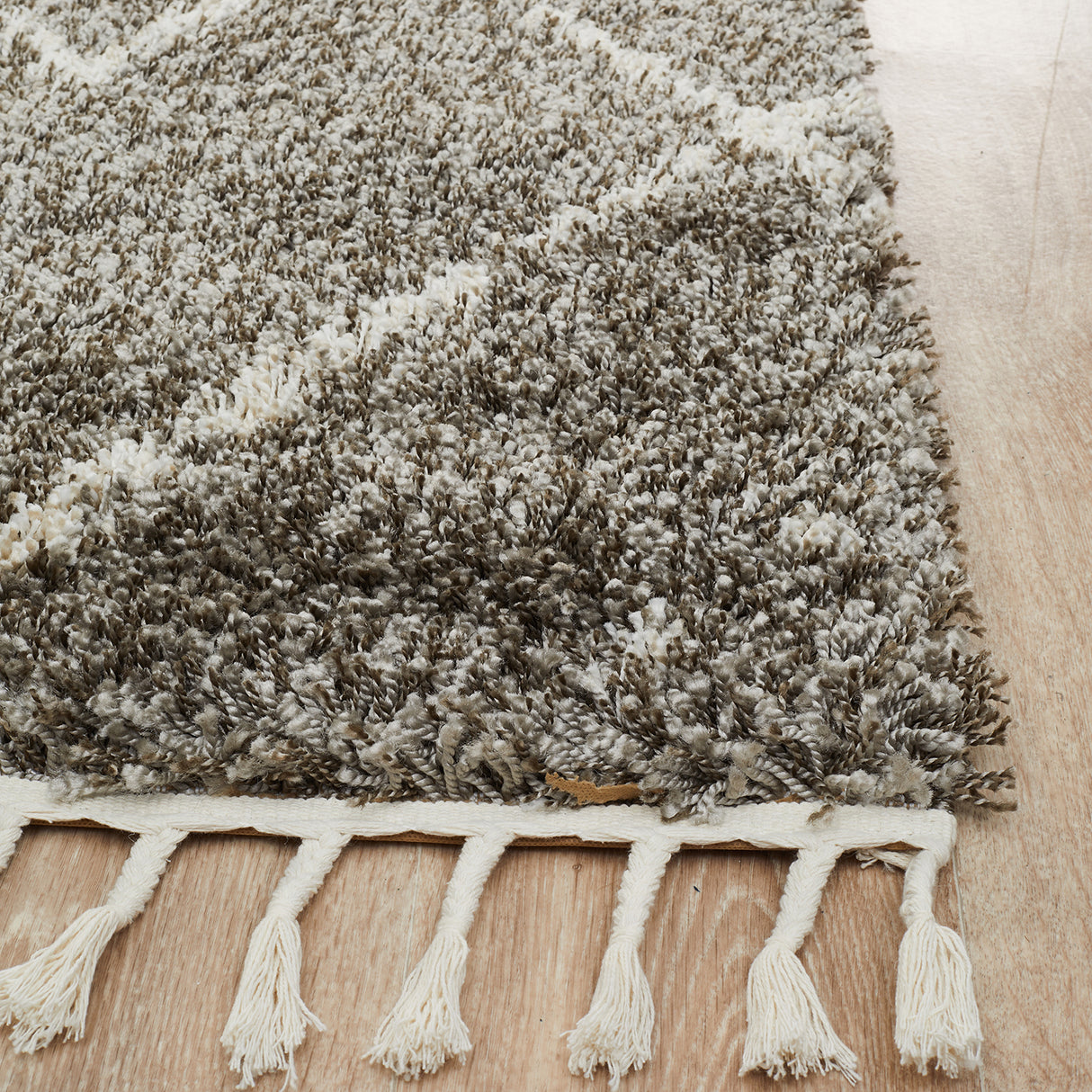 Saffron 44 Grey Rug