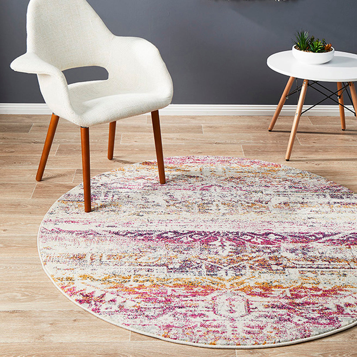 Museum 865 Fuchsia Round Rug