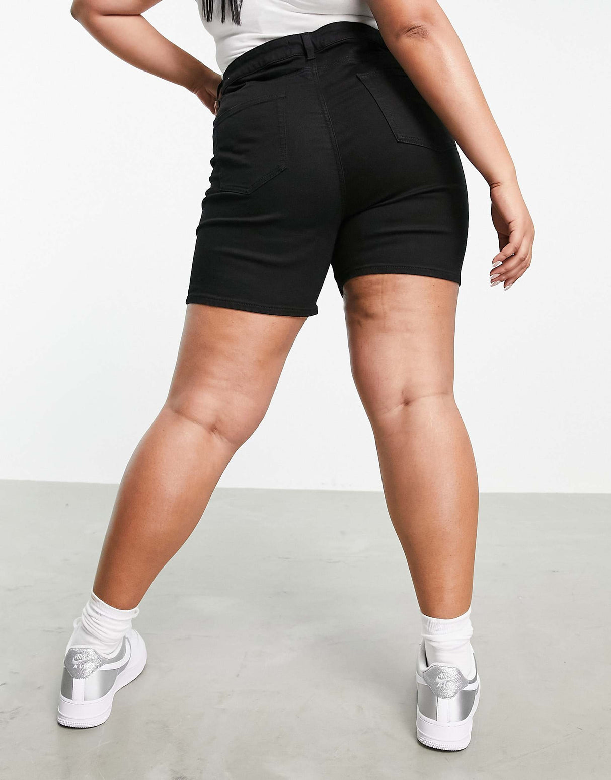Asos Design Curve Denim High Rise 'Skinny' Stretch Shorts In Clean Black