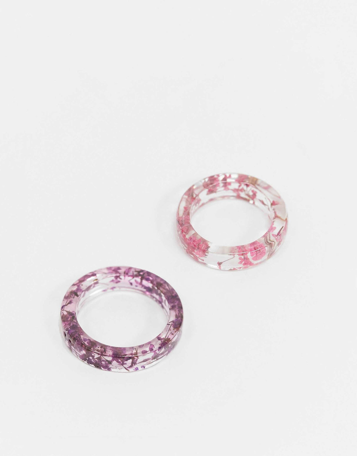 Asos Design Pack Of 2 Rings With Floral Plastic Resin In Pink And Purple