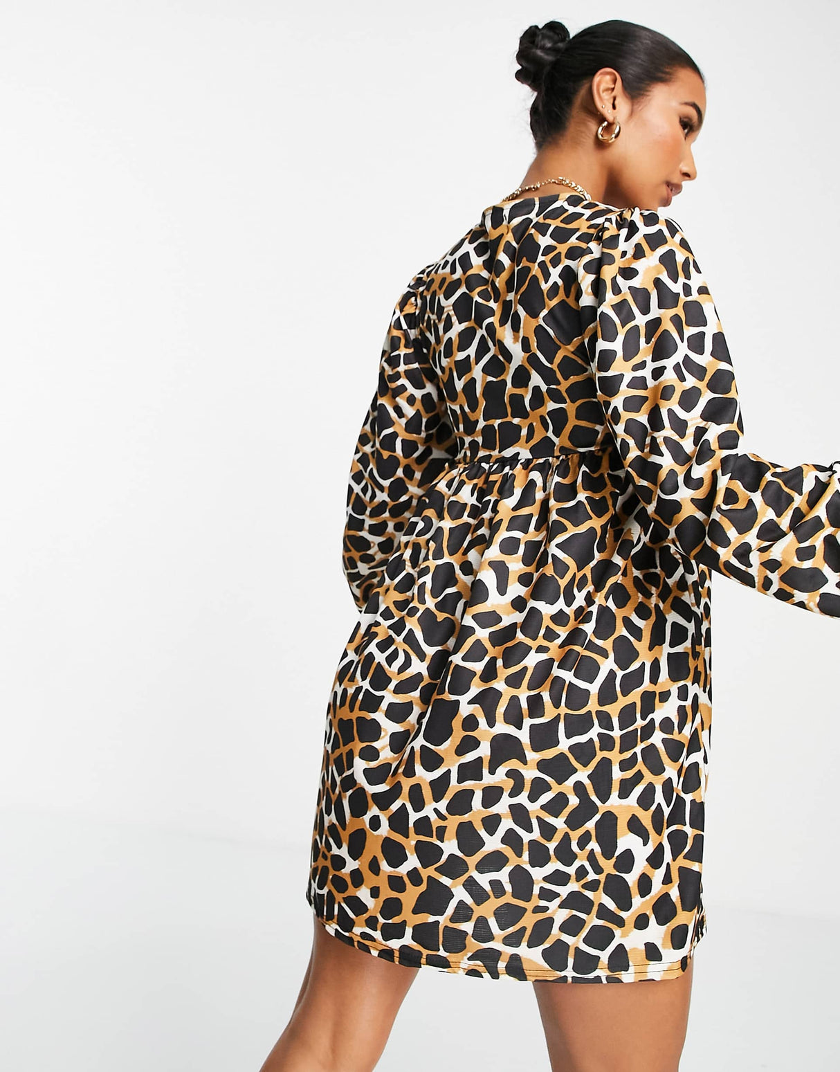 Asos Design Oversized Long Sleeve Mini Smock Dress In Large Scale Giraffe Print
