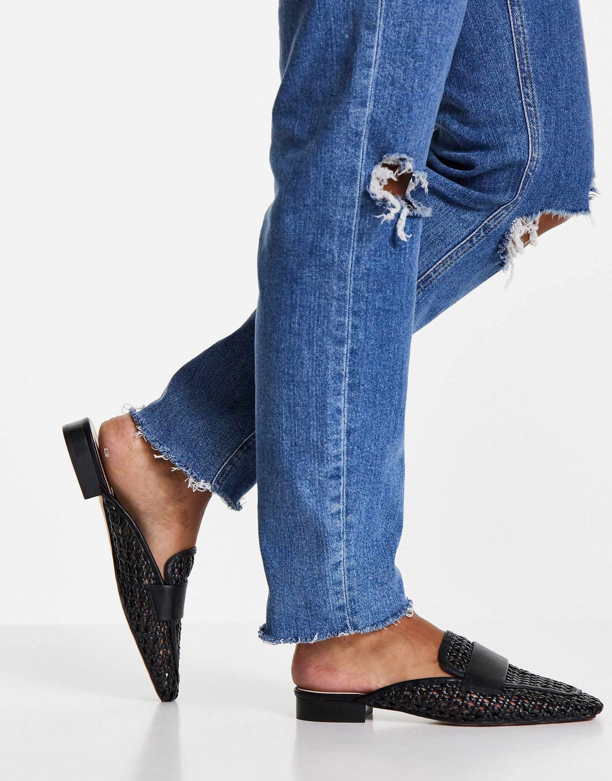 Schuh Latoya Woven Backless Mules In Black