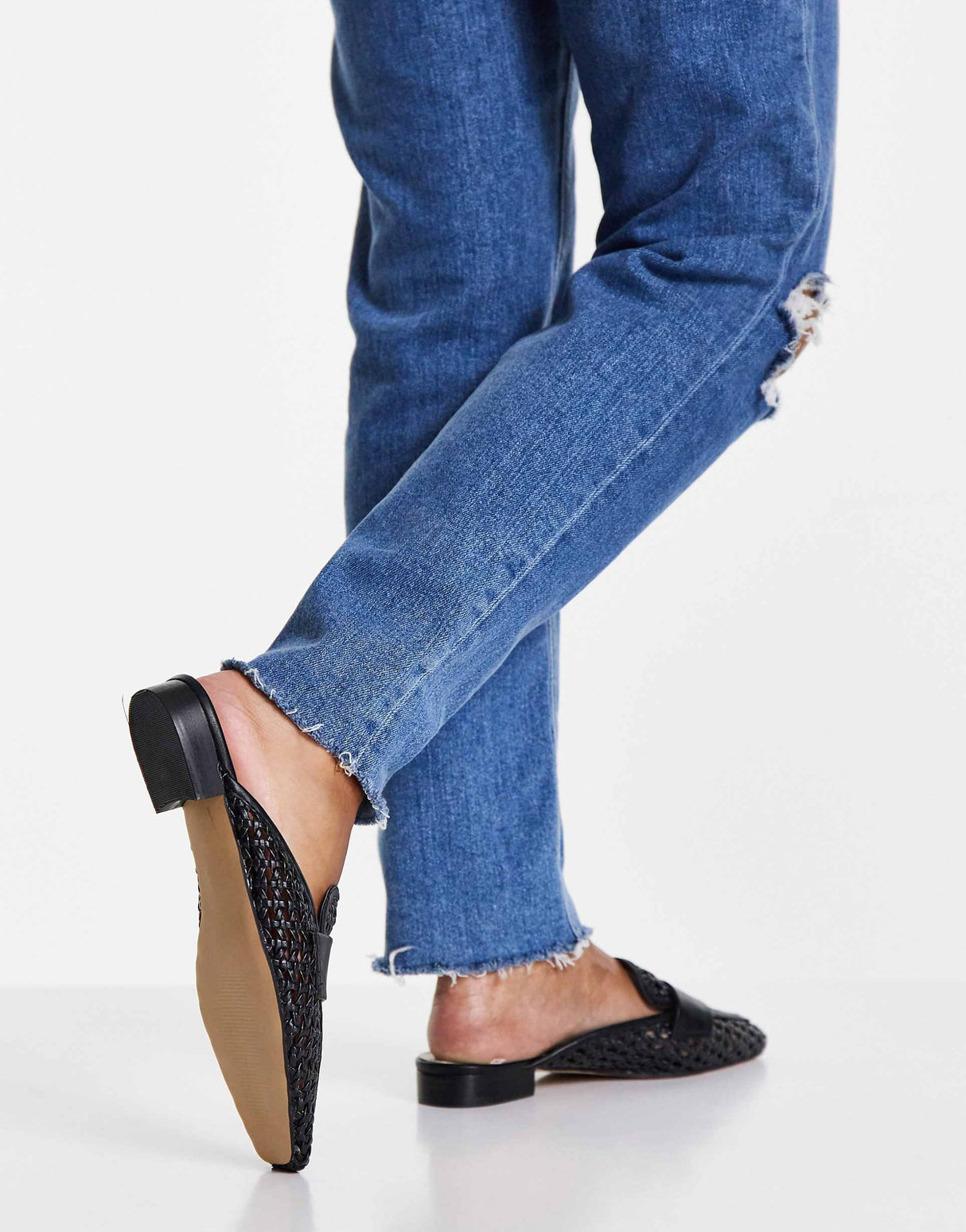 Schuh Latoya Woven Backless Mules In Black