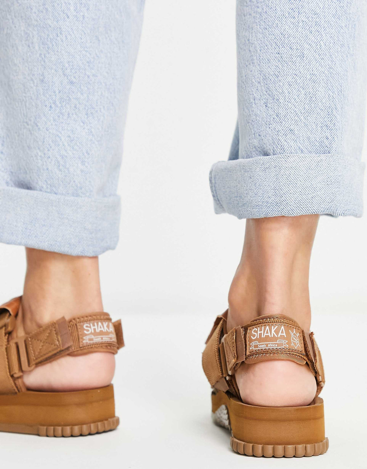 Shaka Weekender Kilt Sandals With Removable Strap In Moca Leather