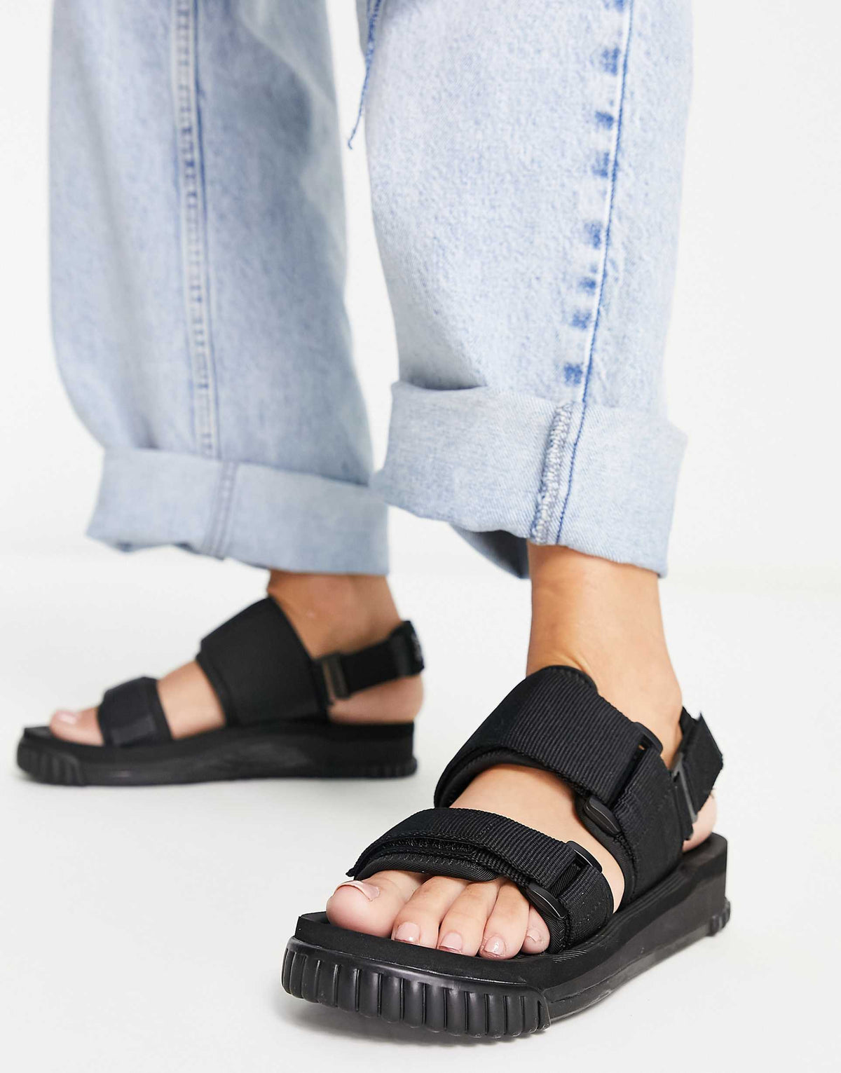 Shaka Weekender Kilt Sandals With Removable Strap In Black Leather