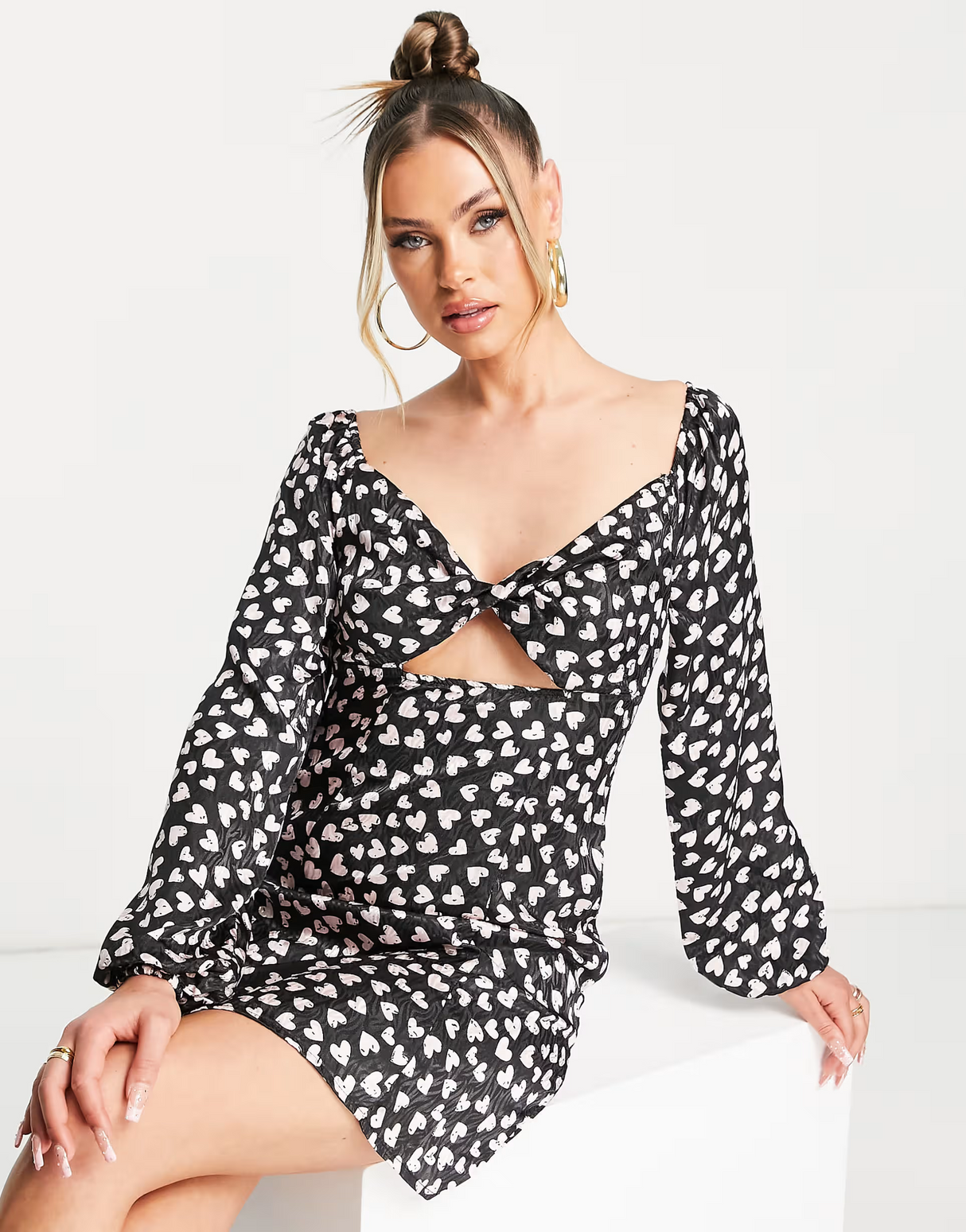 Qed London Twist Front Bodycon Dress In Heart Print