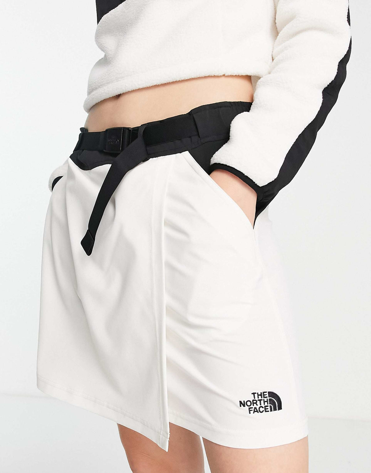 The North Face Trend Woven Skirt In White