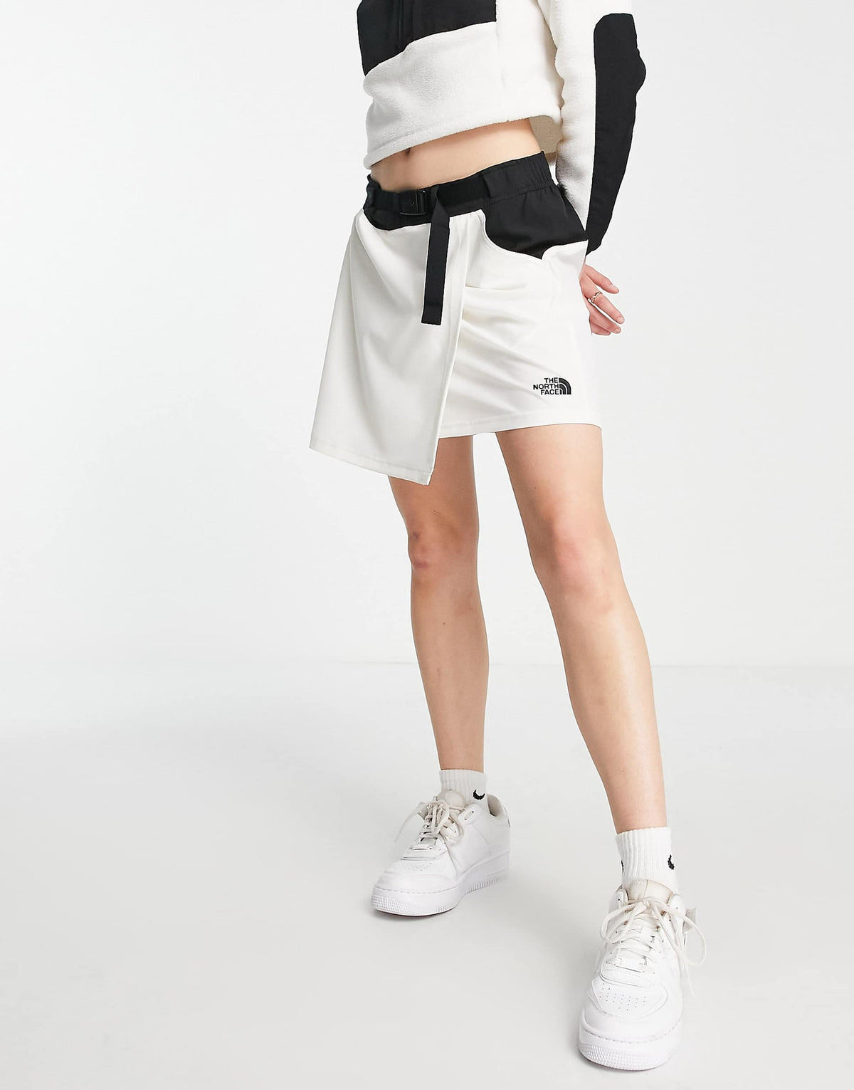 The North Face Trend Woven Skirt In White
