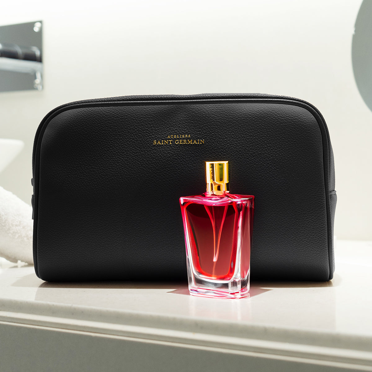 SAINT AMAND - Single Compartment Toilet Bag - BLACK