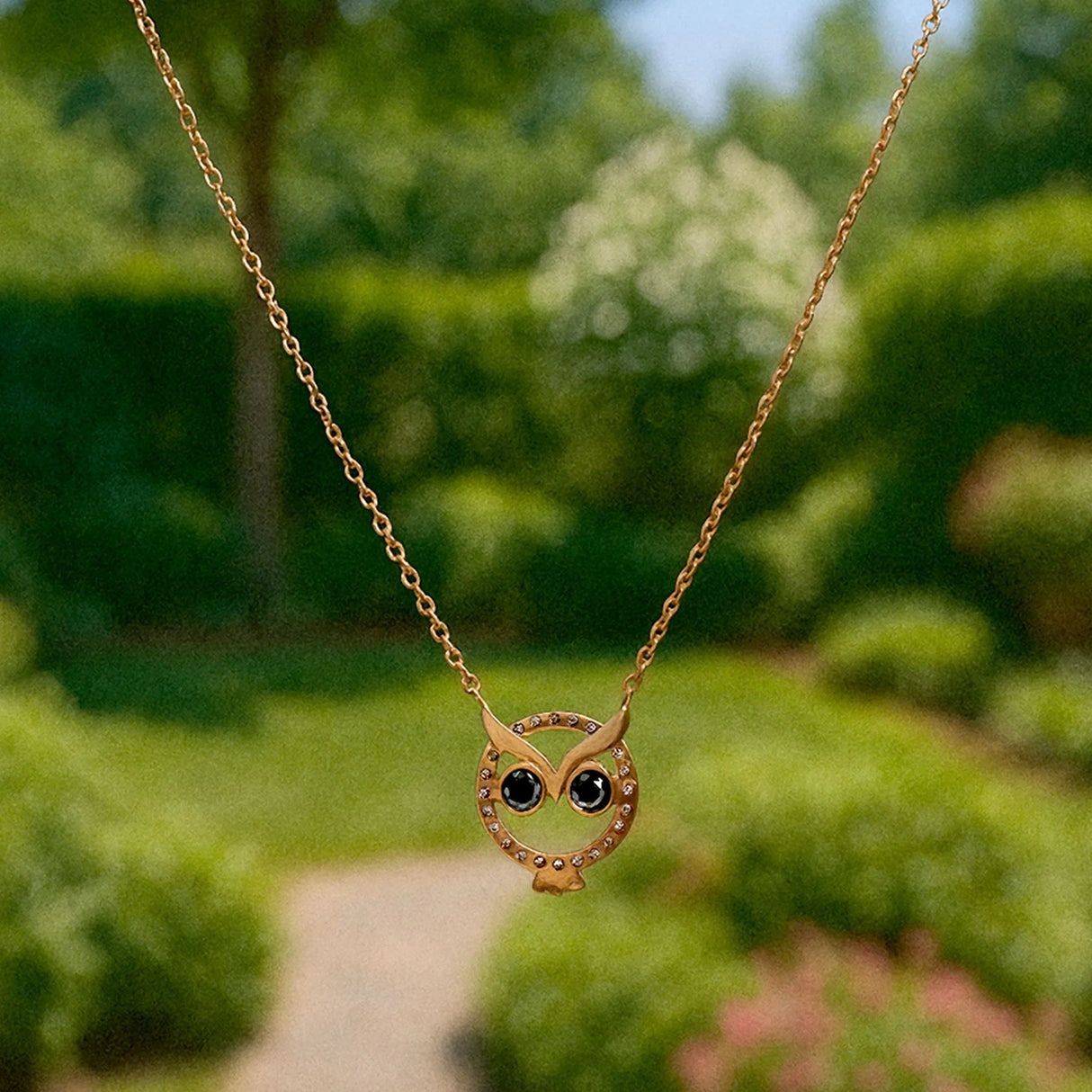Bullion Gold Bright-Eyed Owl Short Necklace