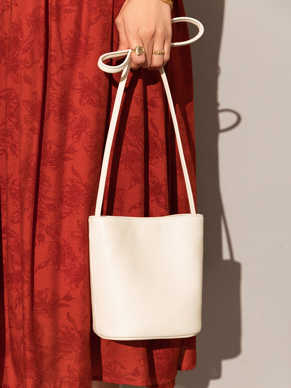Thin Strap Waterproof Leather Bucket Bag - ivory