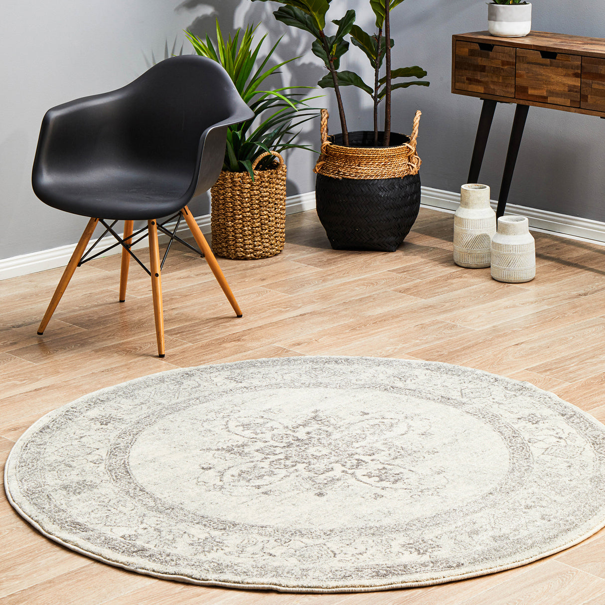 Century 977 Silver Round Rug