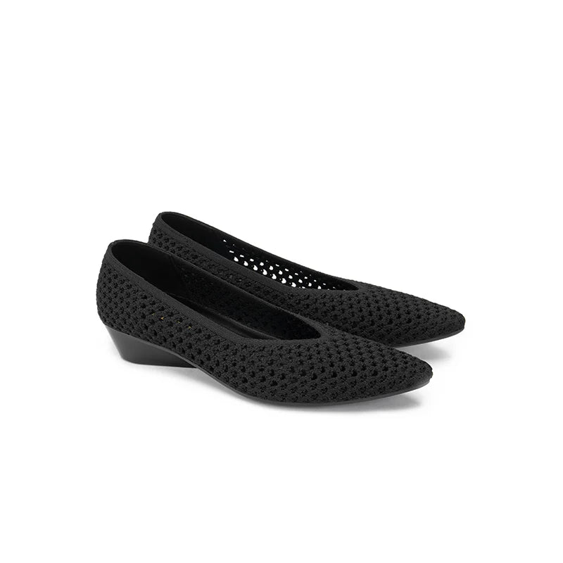 Heart Mesh Knit Pointed Toe Wedge Pumps - Black