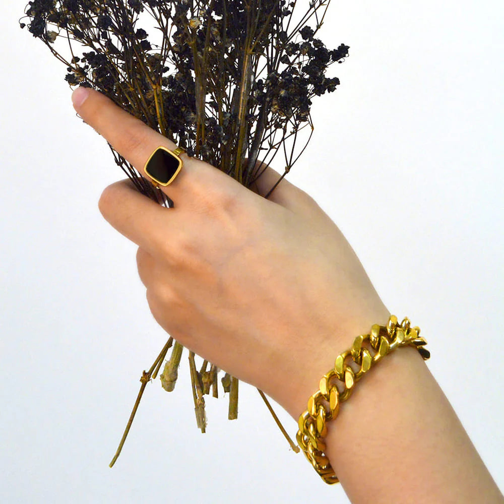 Bullion Gold Zevon Solid Square Ring In Gold