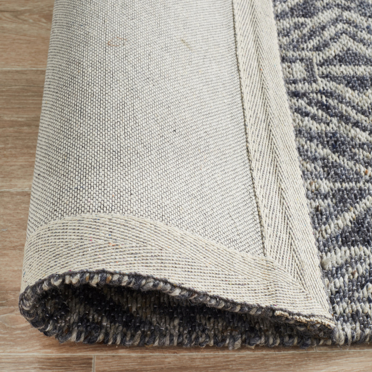 Relic 150 Grph Rug
