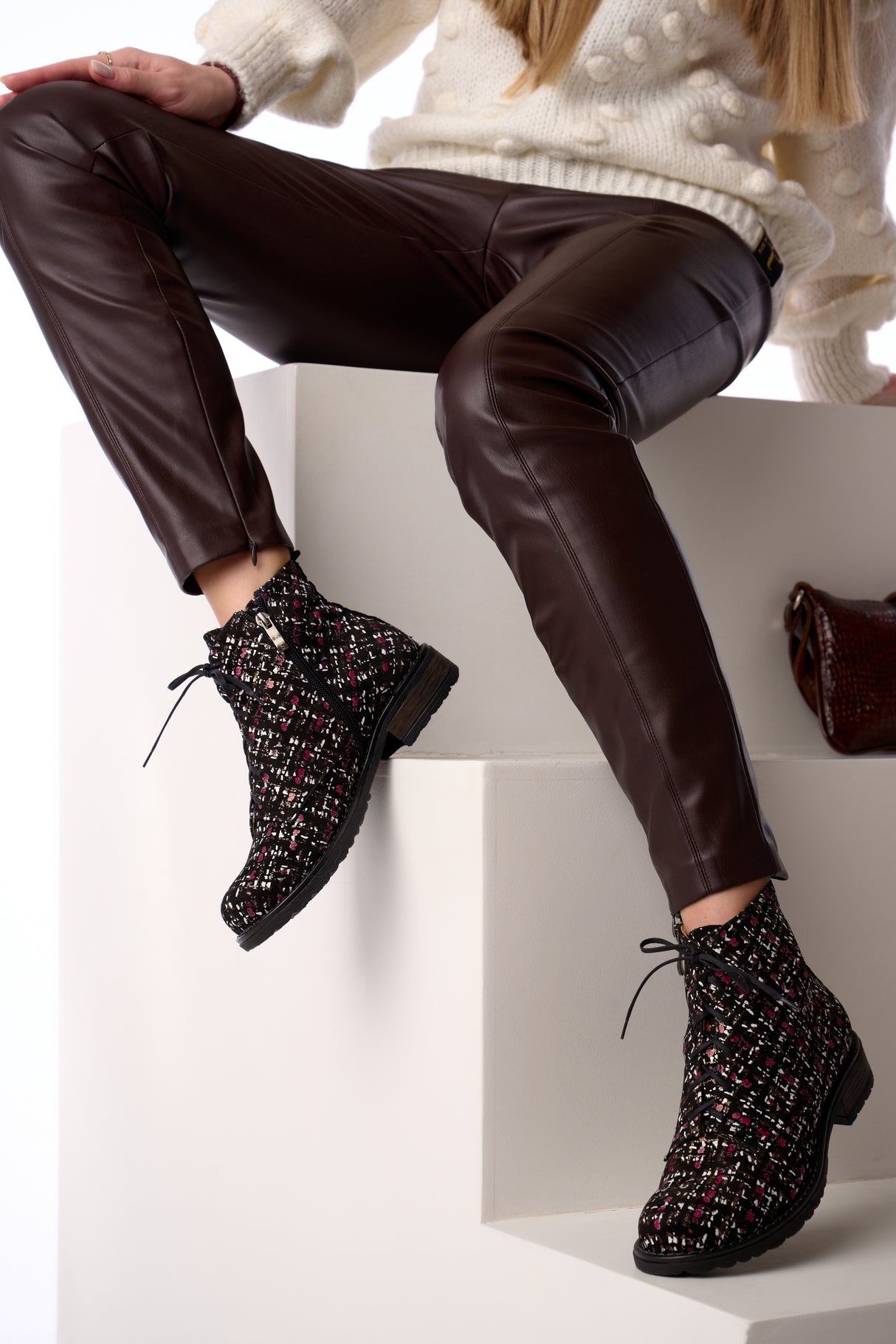Bosccolo Womens Ankle Boots - Black/Burgundy/White