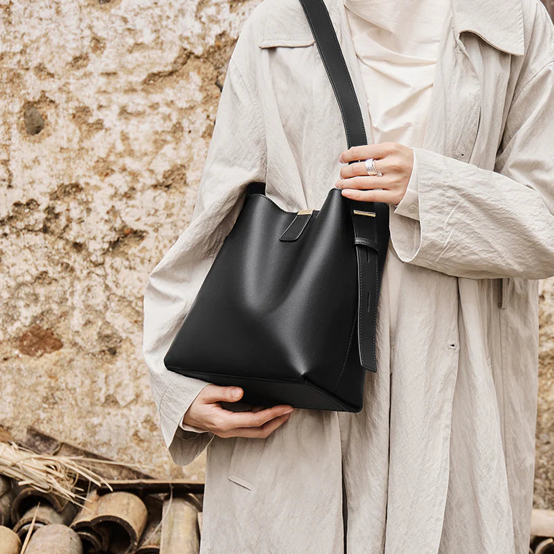 Nalandu Minimalist Genuine Leather Bucket Shoulder Bag - Black