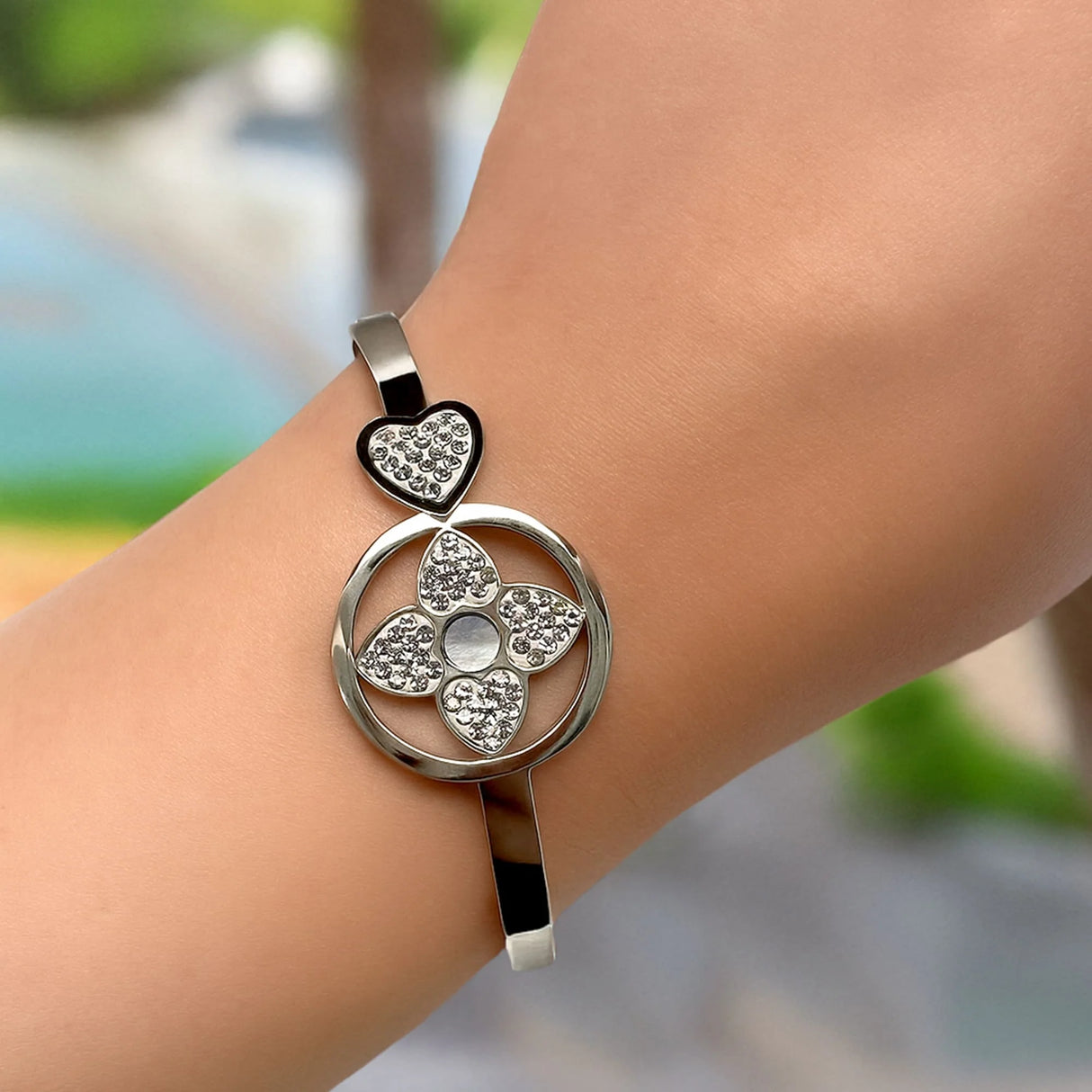 Bullion Gold Lucky Love Hinged Bangle