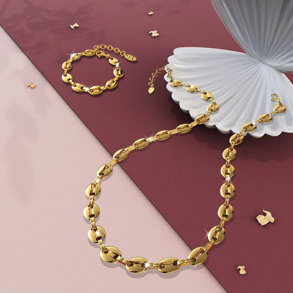 Bullion Gold Interlocking Anchor Link Bracelet in Gold - 8mm