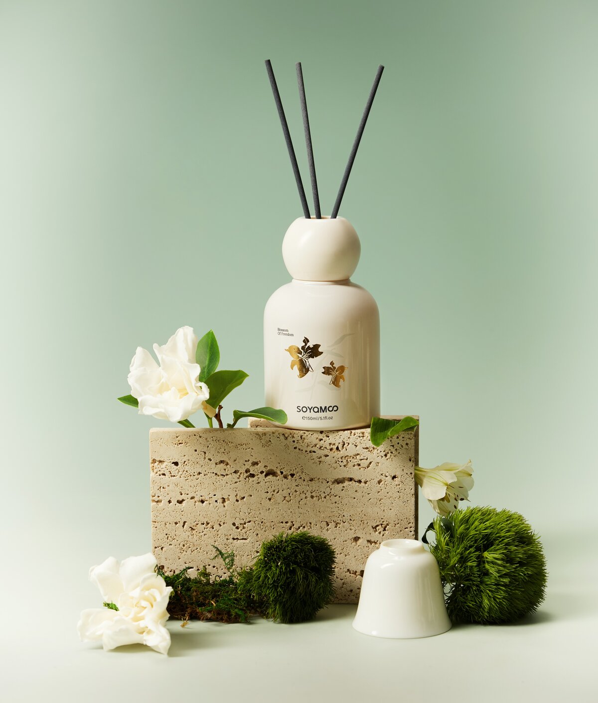 Moonlit Gardenia Sculpted Round Shoulder Reed Diffuser � 150ml
