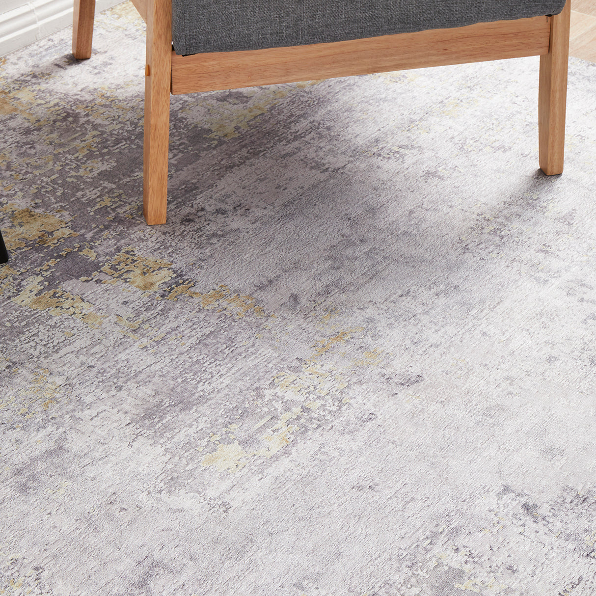 Illusions 156 Gold Rug