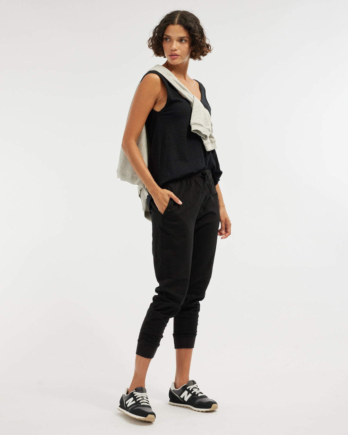 Amelius Kieran Cropped Jogger - Black