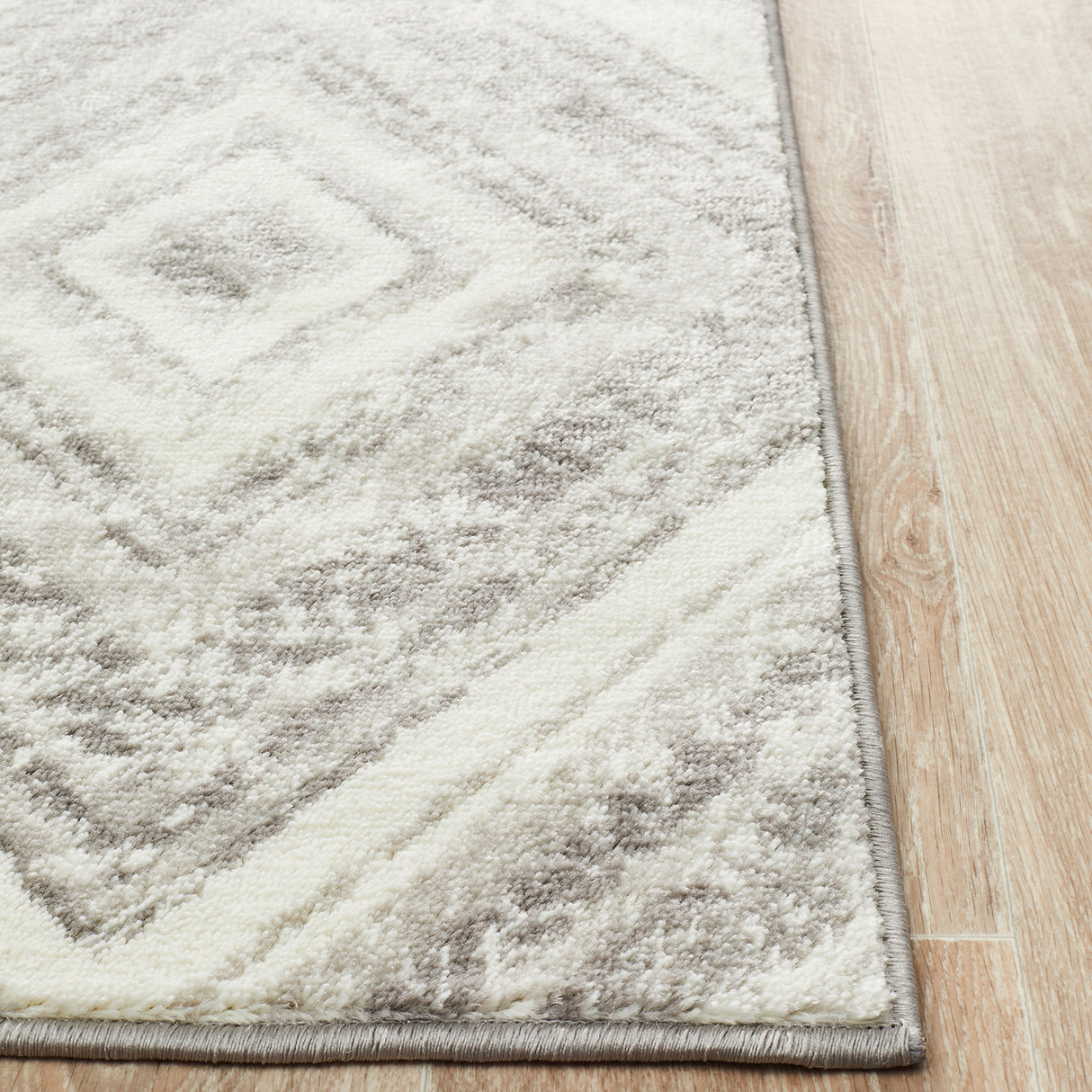 Metro 616 Silver Rug