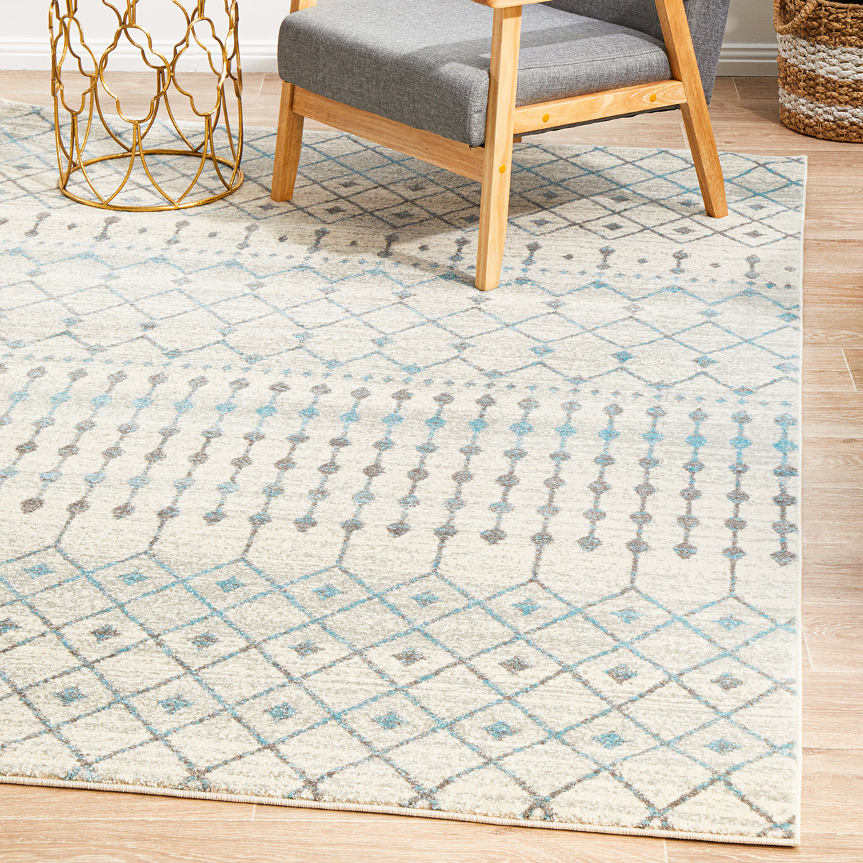 Evoke 260 White Rug