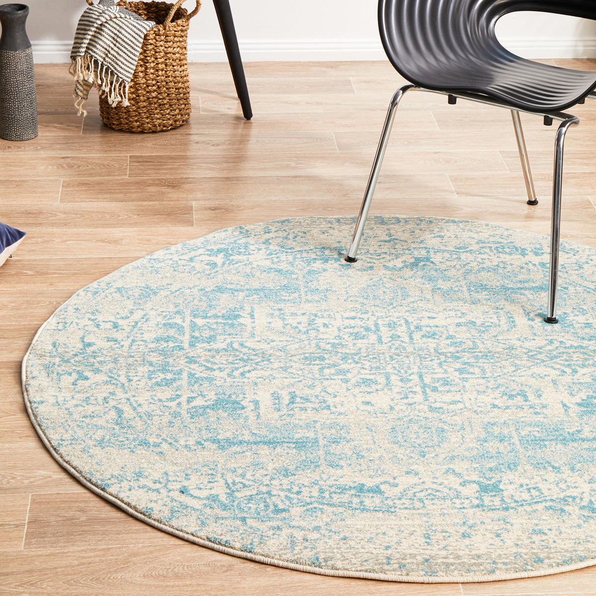Evoke 253 White Blue Round Rug
