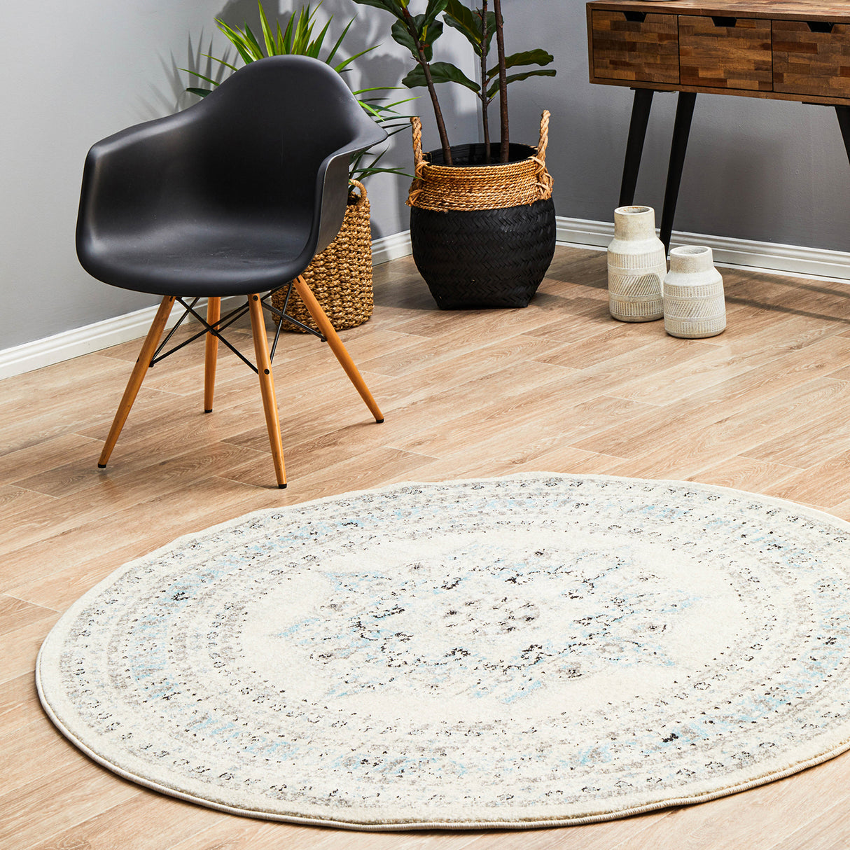 Century 922 White Round Rug