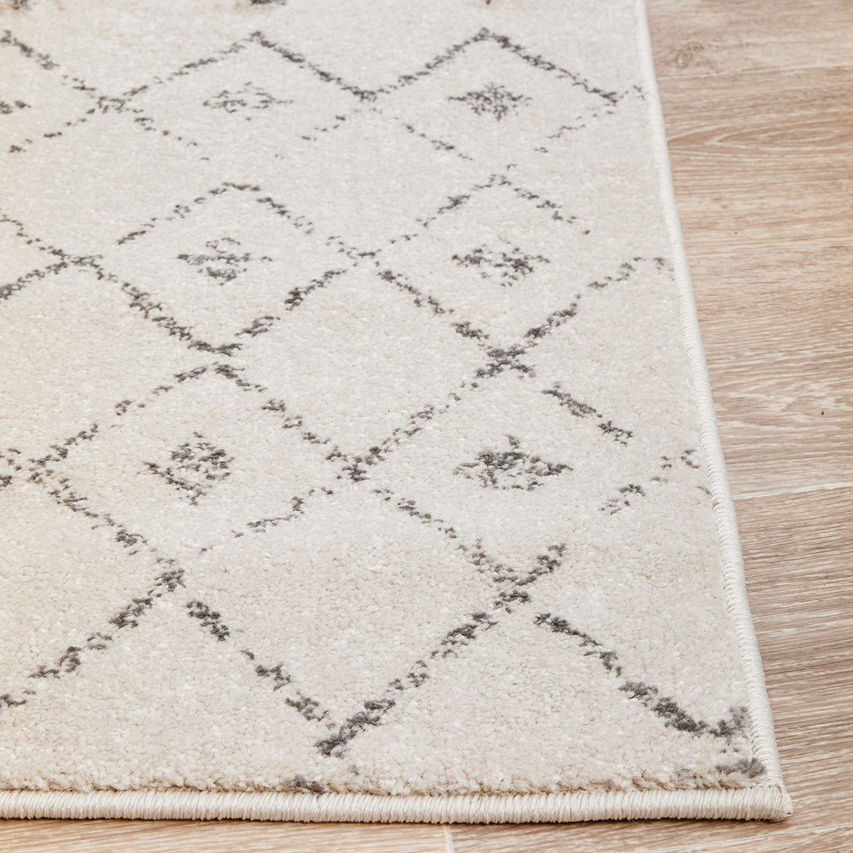 Chrome Elsa Silver Rug