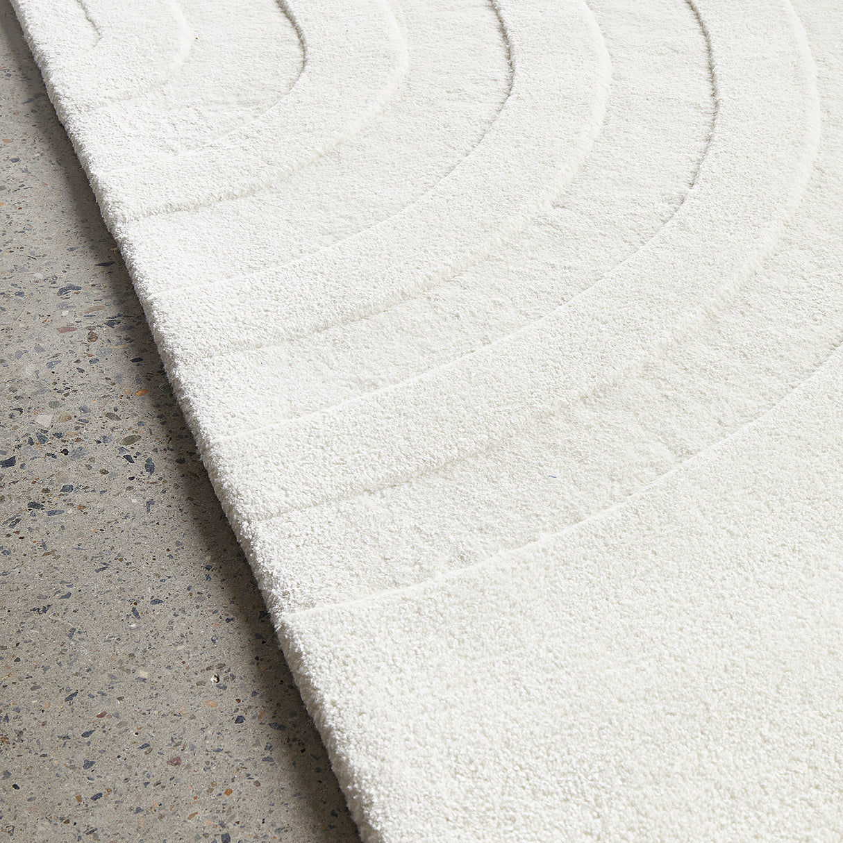 Summit Trail White Rug