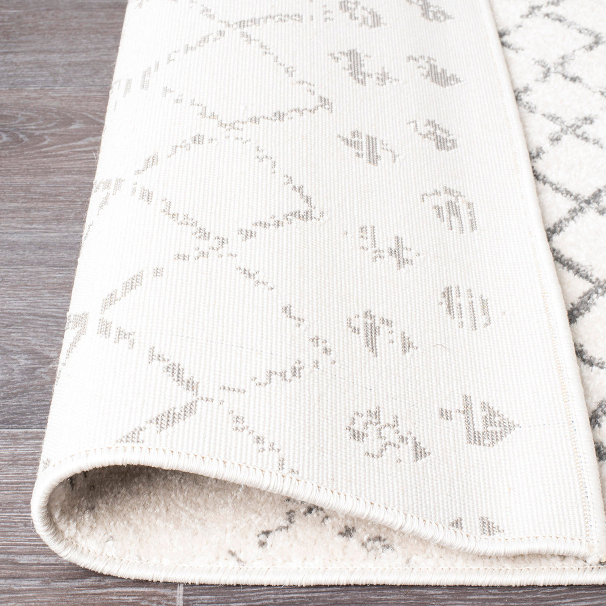 Oasis 454 White Rug
