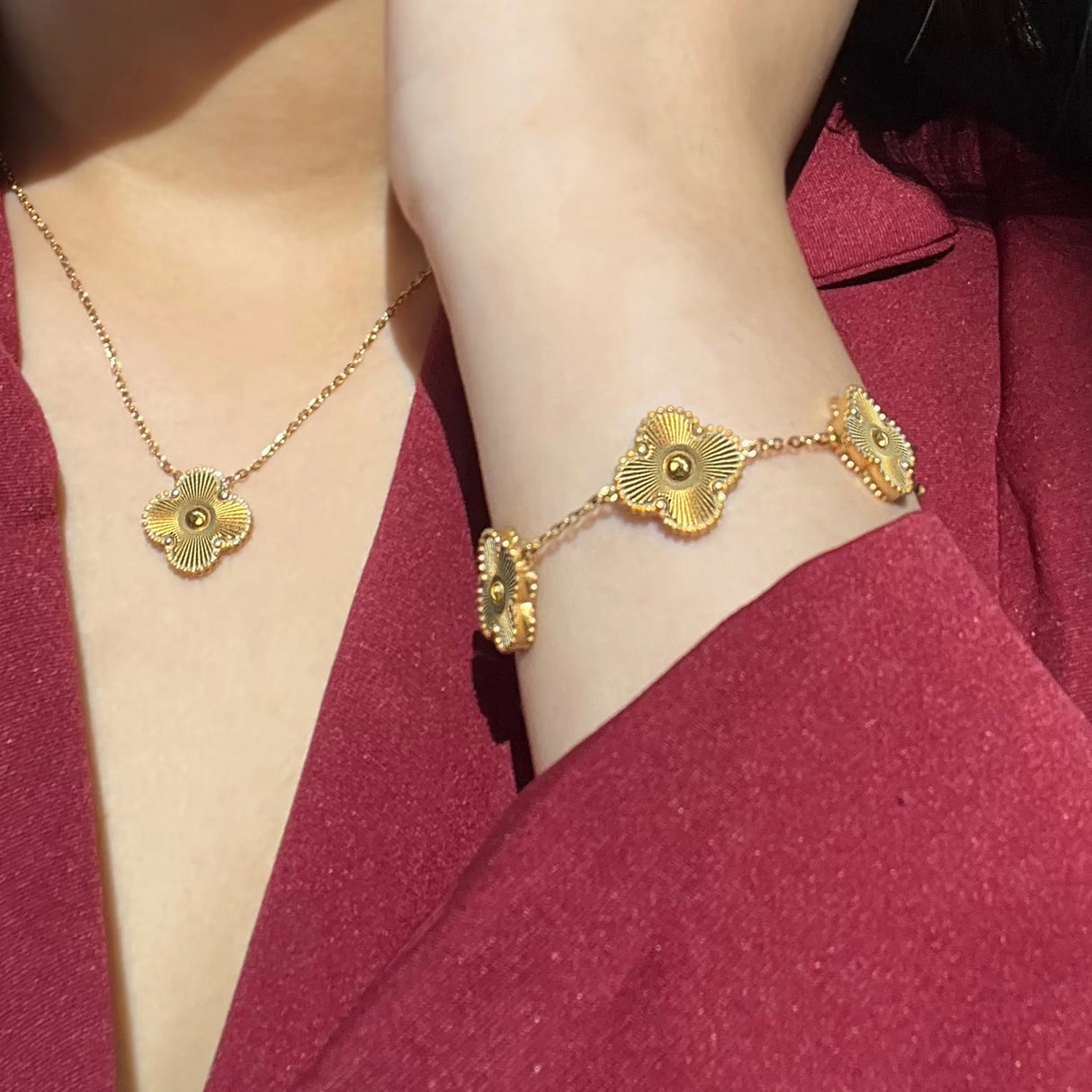 Bullion Gold Golden Clover Necklace