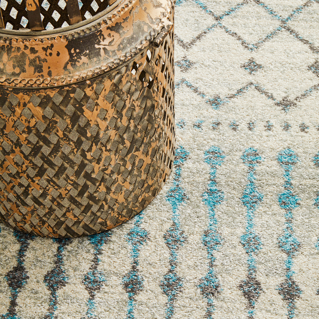 Evoke 260 White Runner Rug