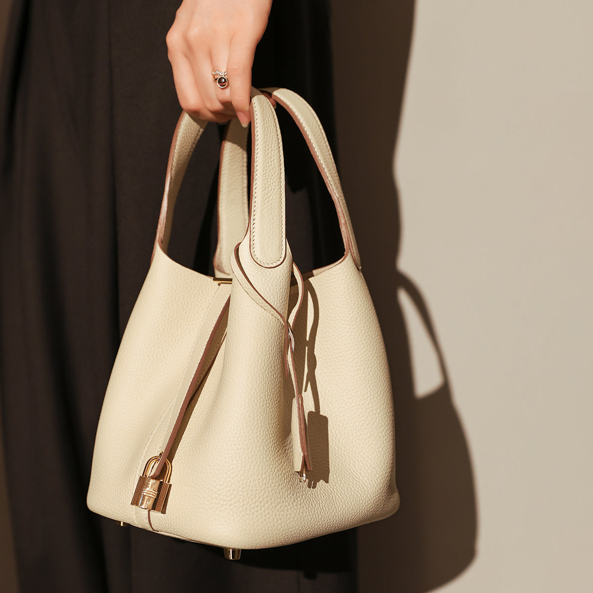 Premium Pebbled Leather Bucket Tote Bag - Ivory