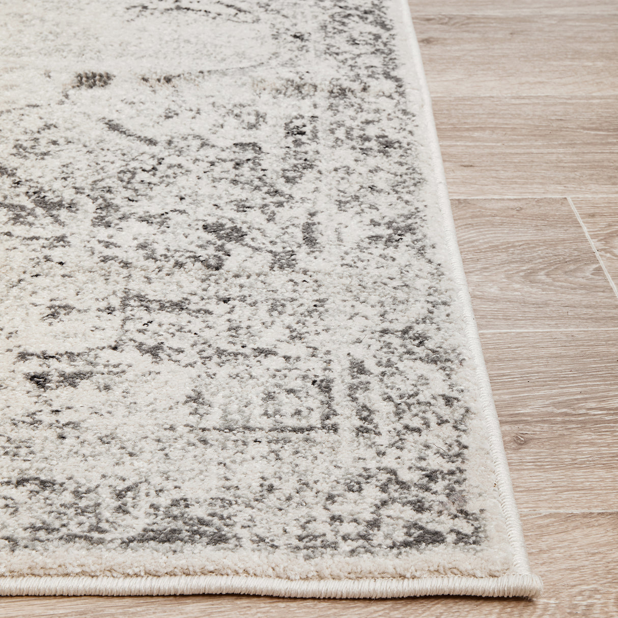 Chrome Rita Silver Rug