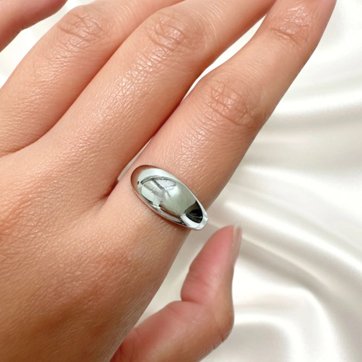 Bullion Gold Elan Irregular Open Claw White Gold Ring