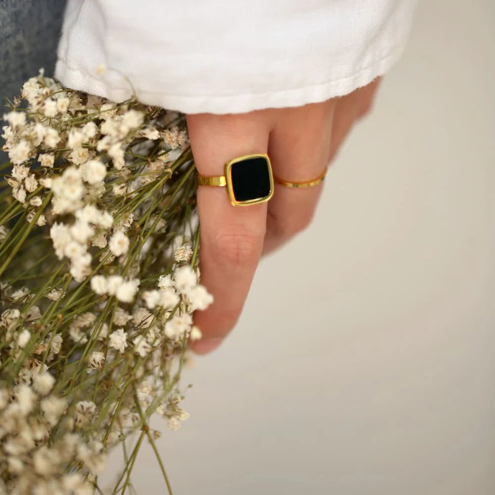 Bullion Gold Zevon Solid Square Ring In Gold