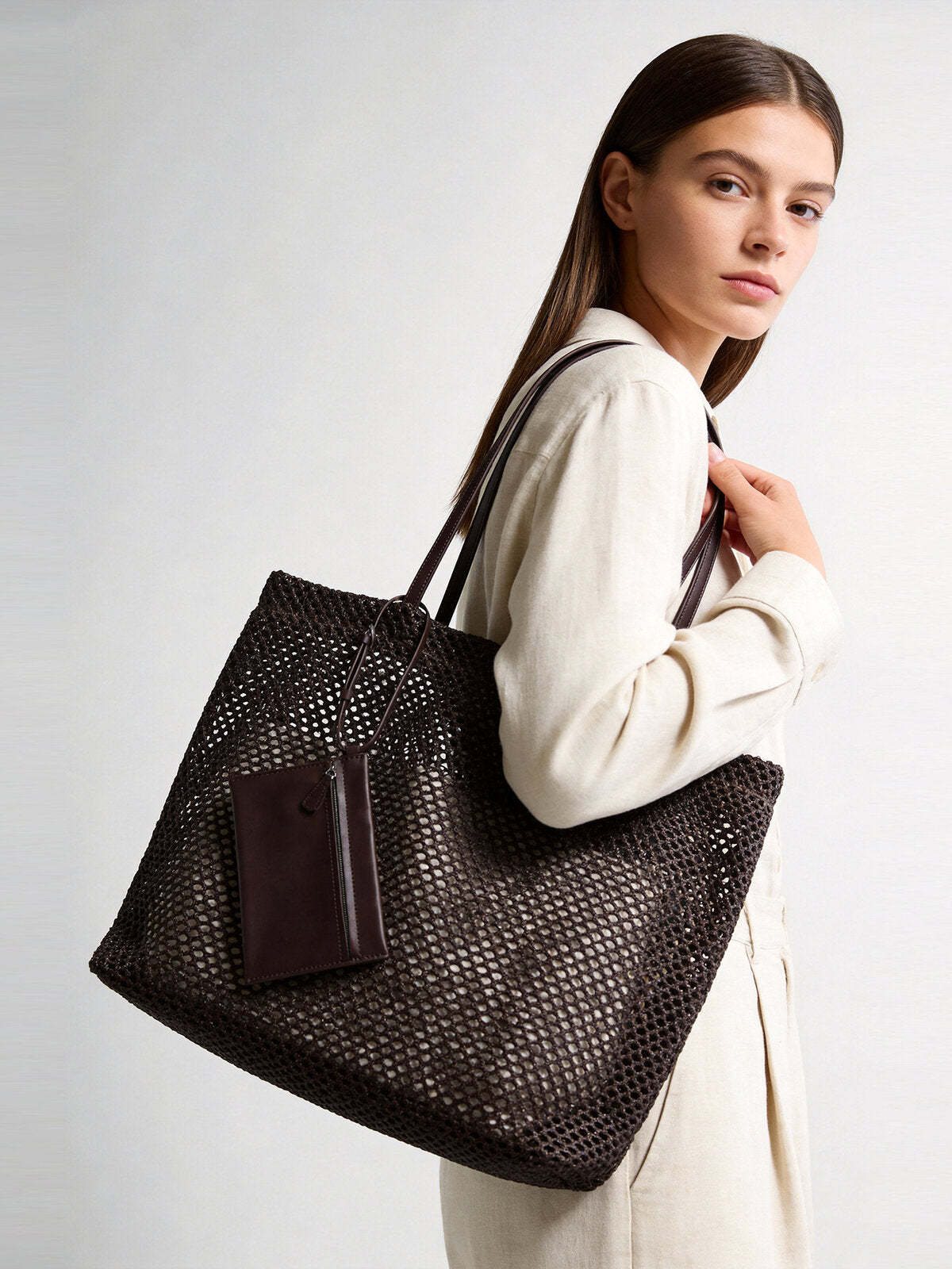 Handwoven Straw Mesh Market Tote - Chocolate