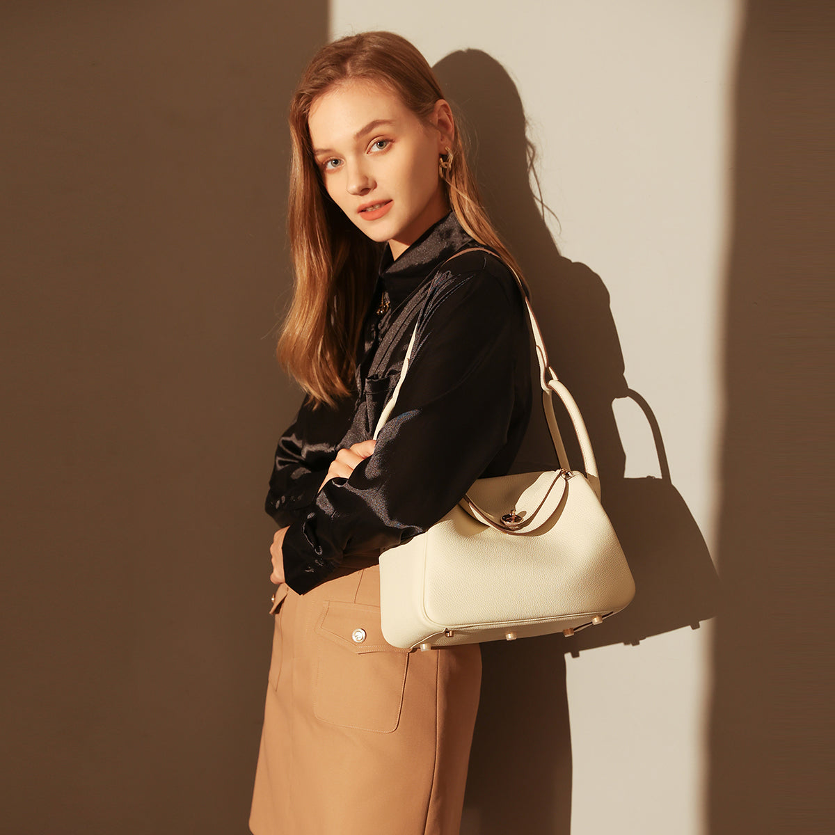 Classic Monte Convertible Leather Shoulder Bag - Ivory