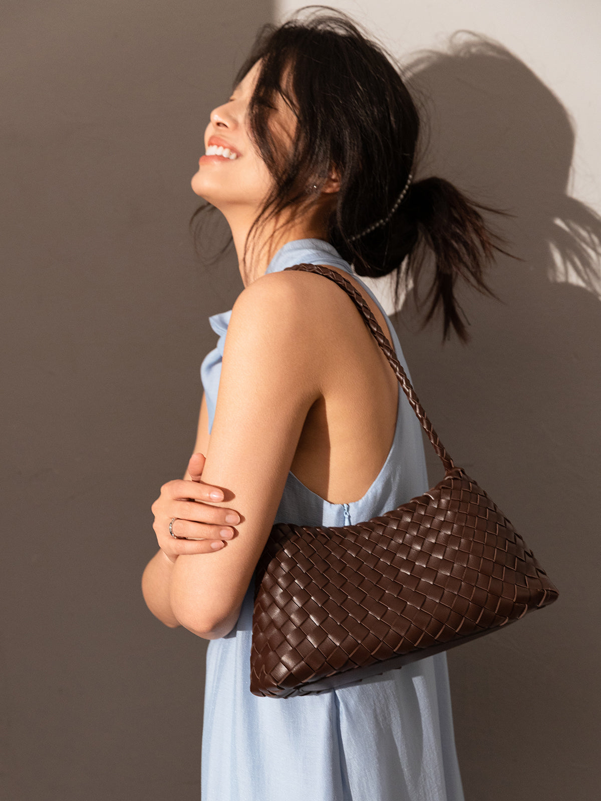 Mini Woven Trapezoid Drawstring Shoulder Bag - Chocolate