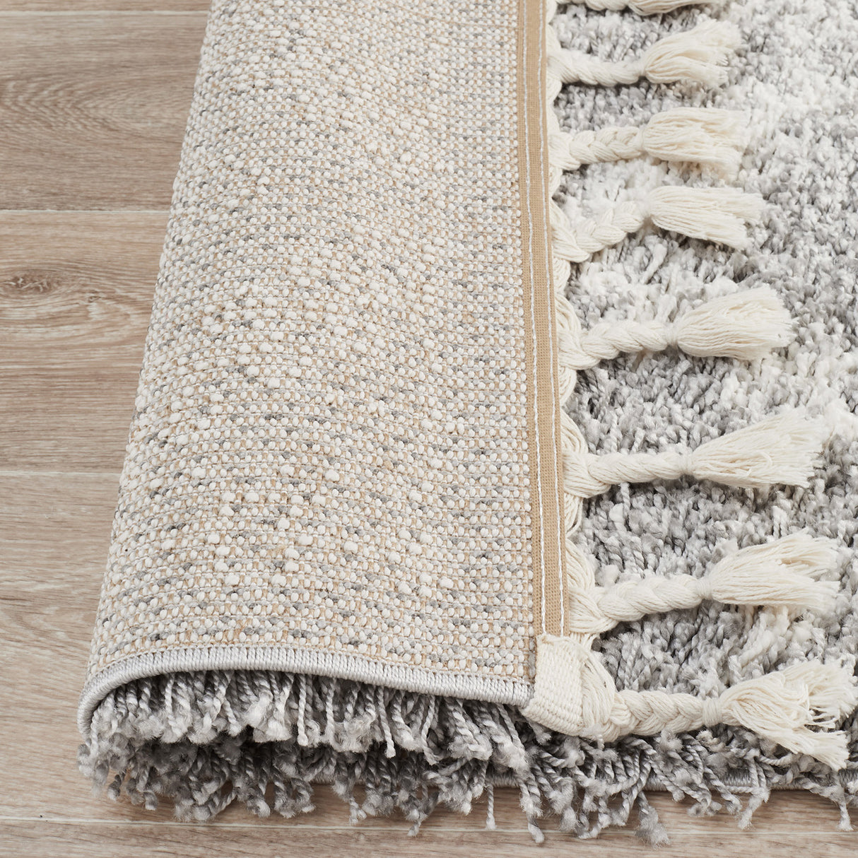 Saffron 33 Silver Rug