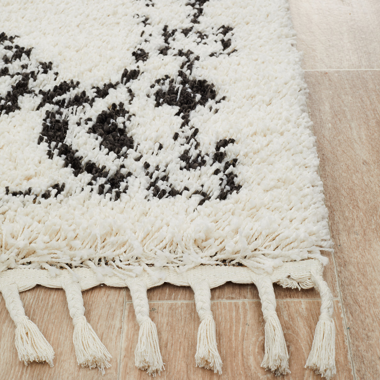 Saffron 33 White Rug