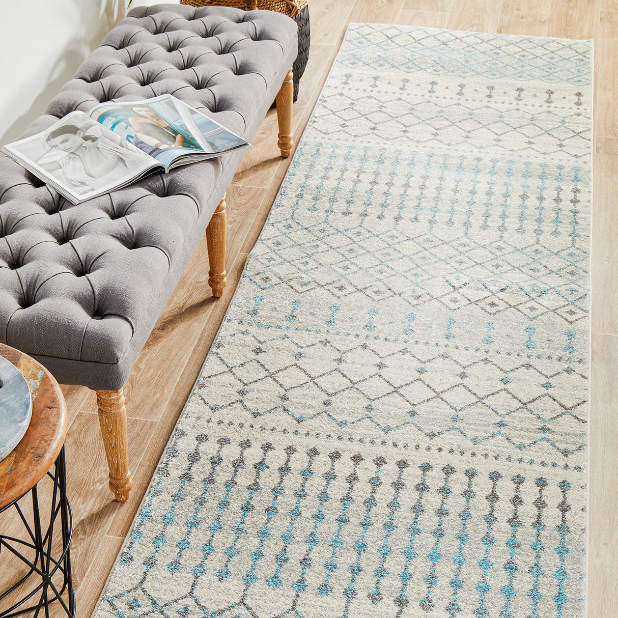 Evoke 260 White Runner Rug