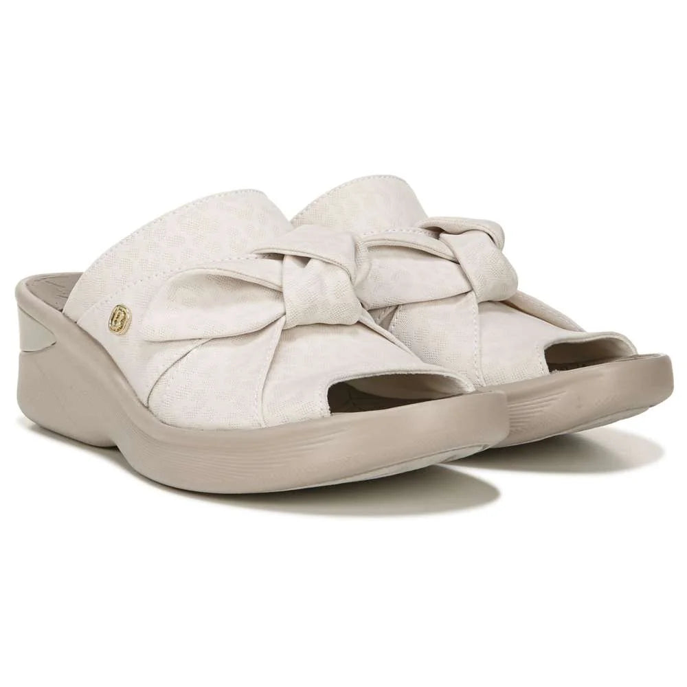 Bzees Smile Wedge - Cream