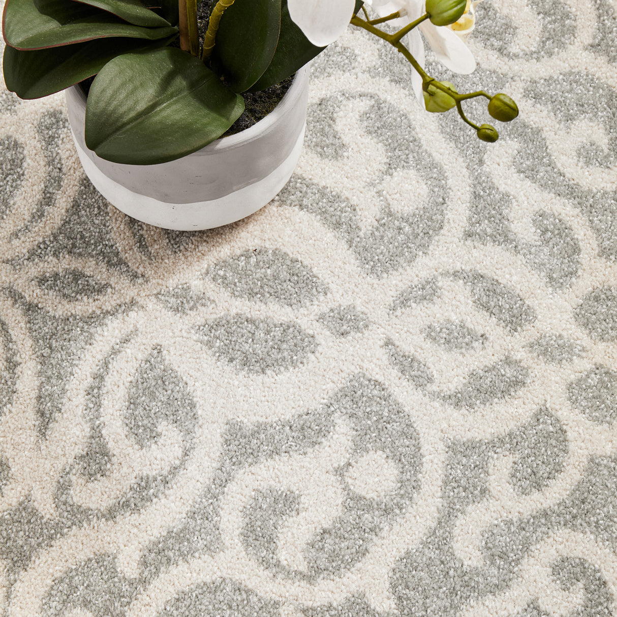 Chrome Lydia Silver Round Rug