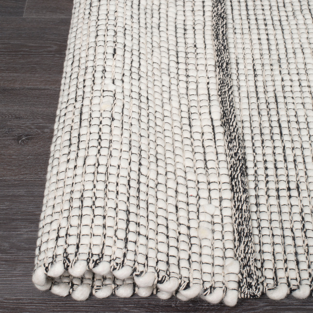 Loft Black Rug