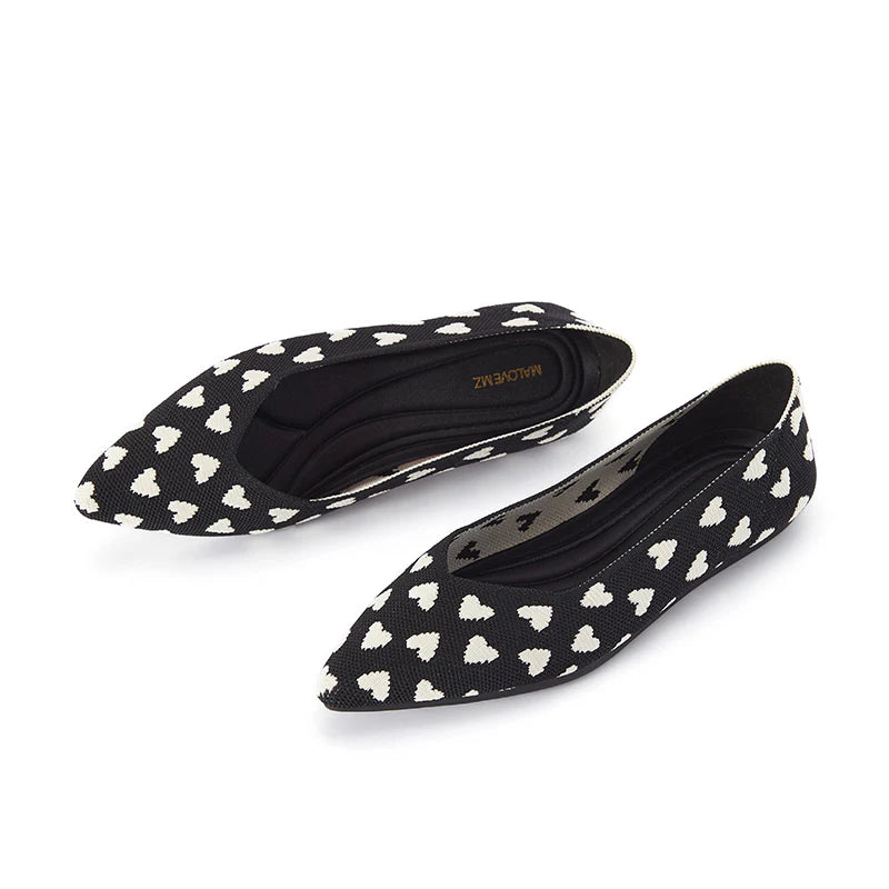 Heart Print Pointed Toe Comfortable Flats - Black