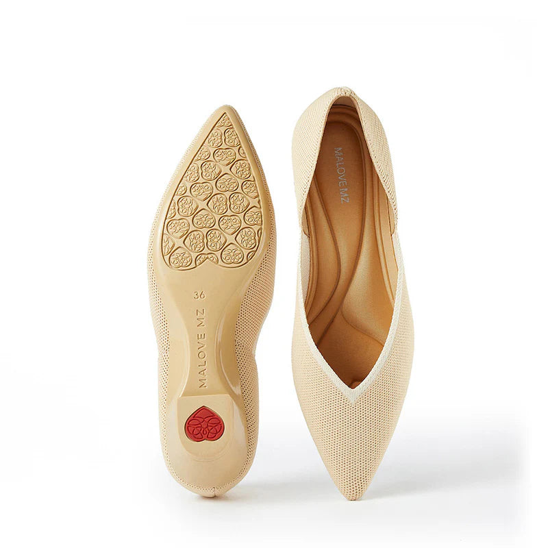 Minimalist Heart Heel Pointed Toe Knit Flats - Beige